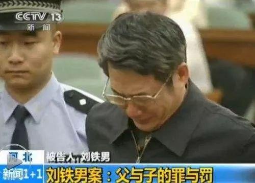 保時捷女車主一巴掌，童所長被免職，被“坑”的丈夫冤不冤？